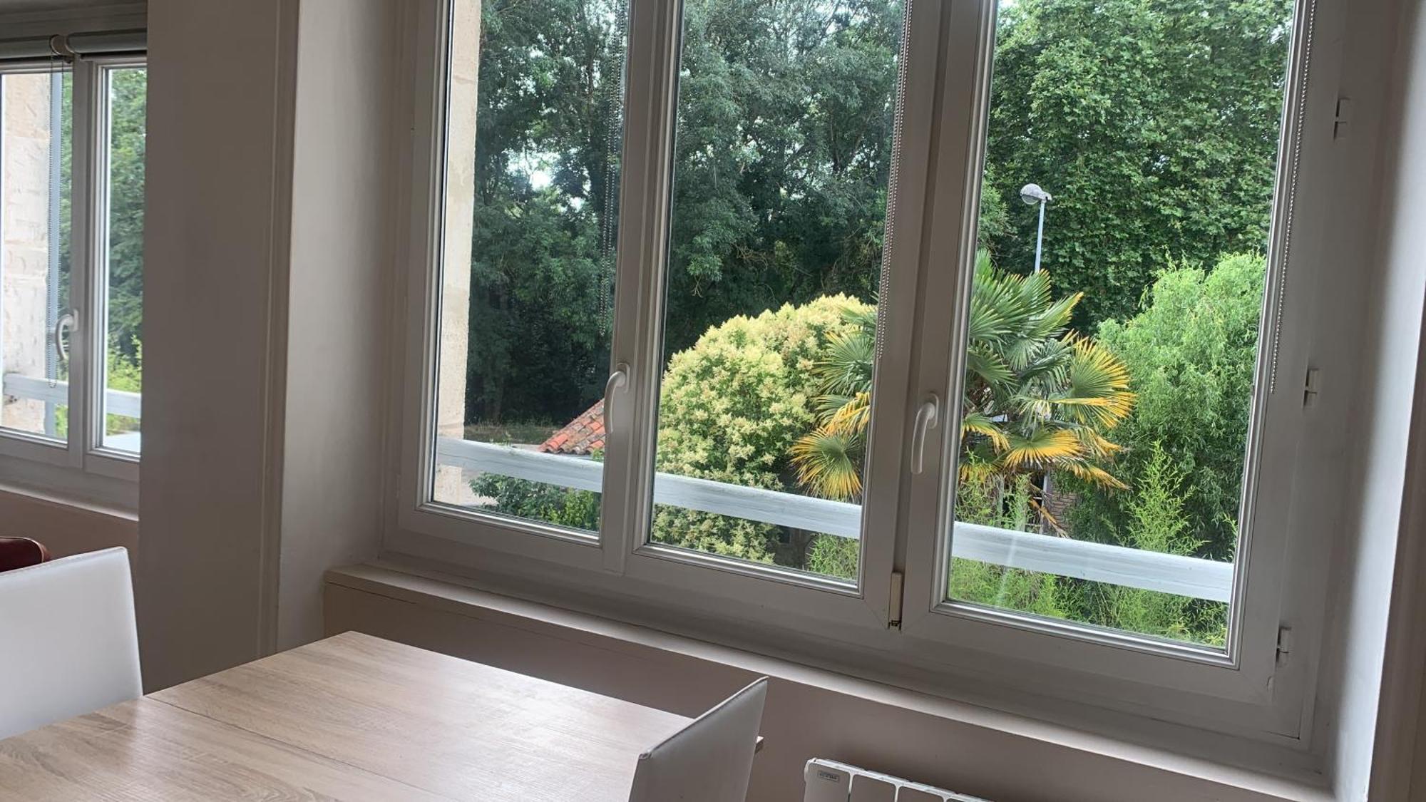 L'Appart Sur Jardin 42M2 Tres Calme La Rochelle  Exteriör bild